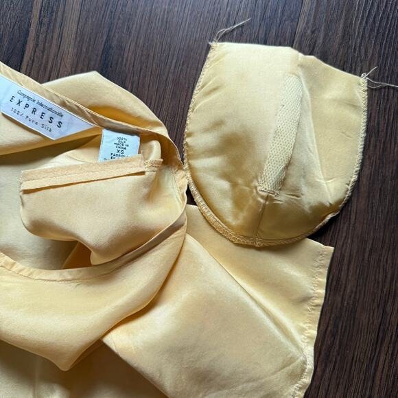 Express 100% Silk Button Front Blouse Butter Yellow XS - Picture 8 of 8